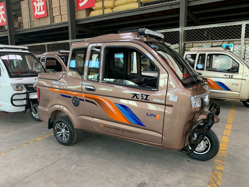 TRICICLO DUCAR V3 2025 200CC 2 PUERTA GASOLIN