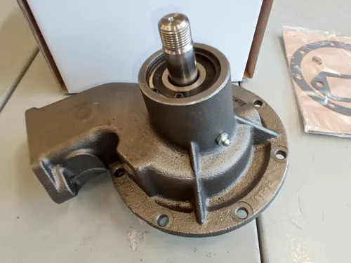 [316GC285B] BOMBA AGUA MACK E7 T/LARGO