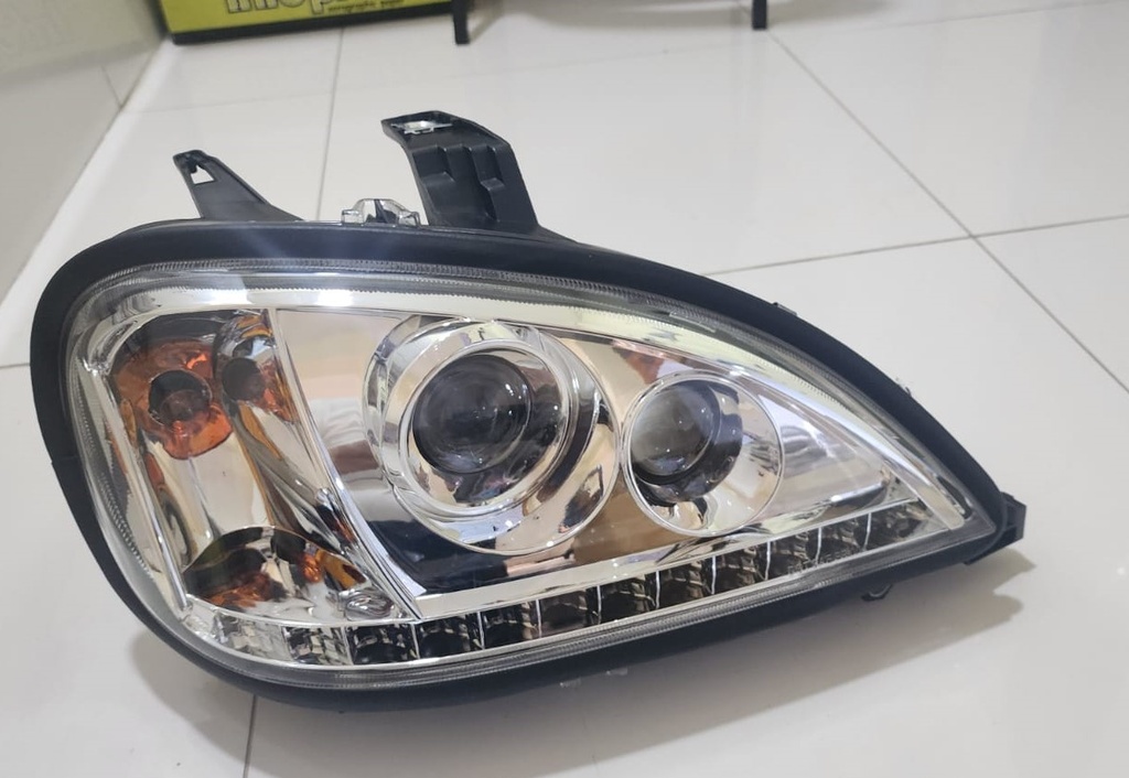 [NT-005-A-RH] PANTALLA FREIGHTLINER OPTICAL EYE RH *