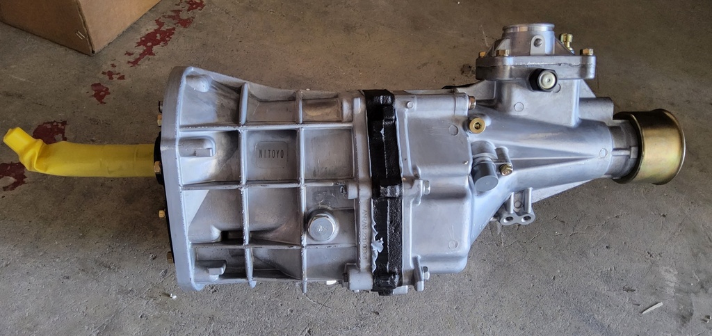 [2210-00368] TRANSMISION HILUX 2WD 76*32*32CM