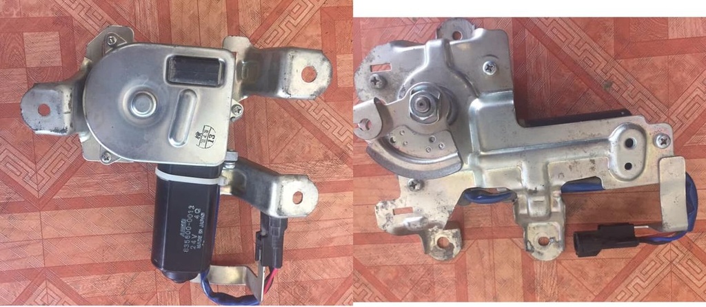 [835600-0012] MT DEL LIMPIAPARABRISAS HINO 500/700