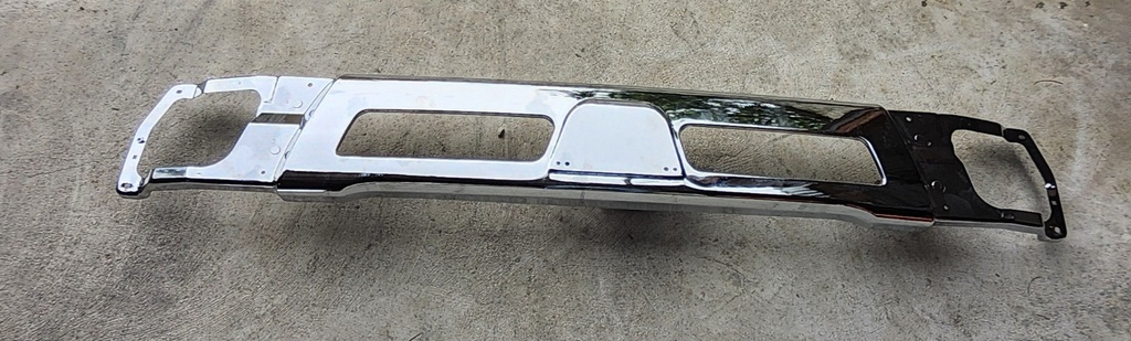 [MBL12-200W CROM] BUMPER FUSO 2012 C/E 3.5 CROMADO