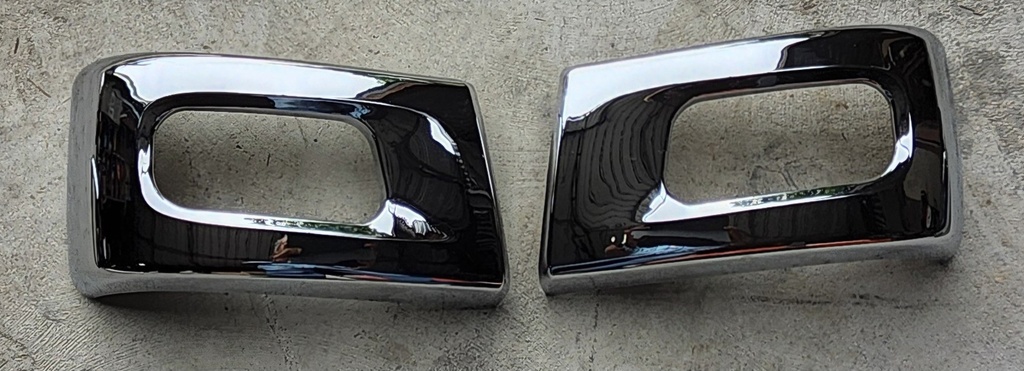 ESQUINA PARACHOQUE FUSO 12/ CROMADO C/E LH