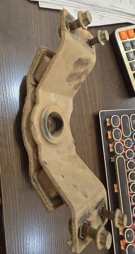 [1001040P3110] SOPORTE TRANSMISION JAC TRISON T6